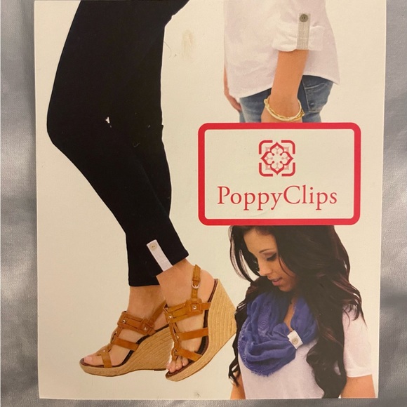 New Poppy Clips Brown with Gold Accent - Picture 6 of 6